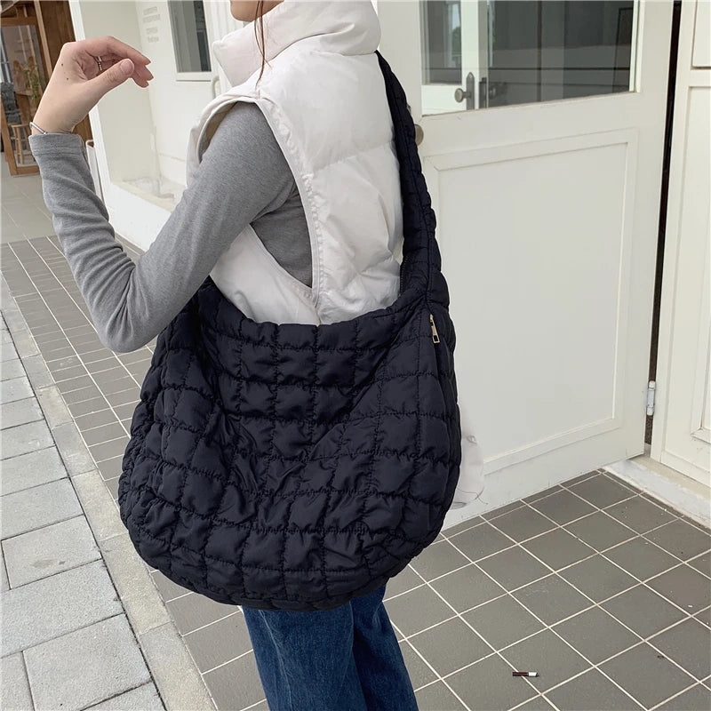 
                  
                    Ladies Large Capacity Fashion One Shoulder Messenger Bag Women Cloud Folding Handbag Lightweight Travel Bag Designer
                  
                