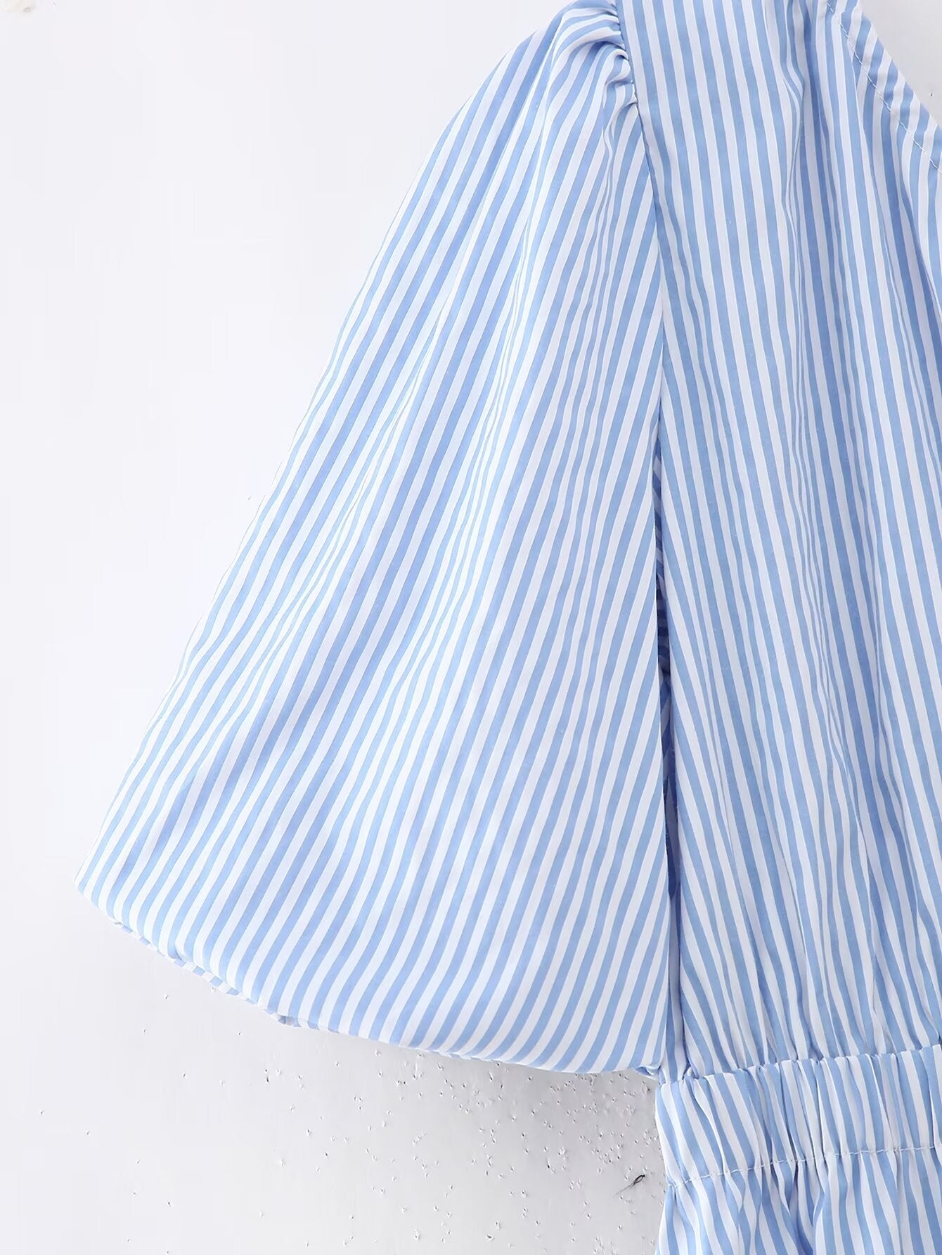 
                  
                    Women Clothing French Casual Retro Slim Asymmetric Single Sleeve Striped Dress
                  
                