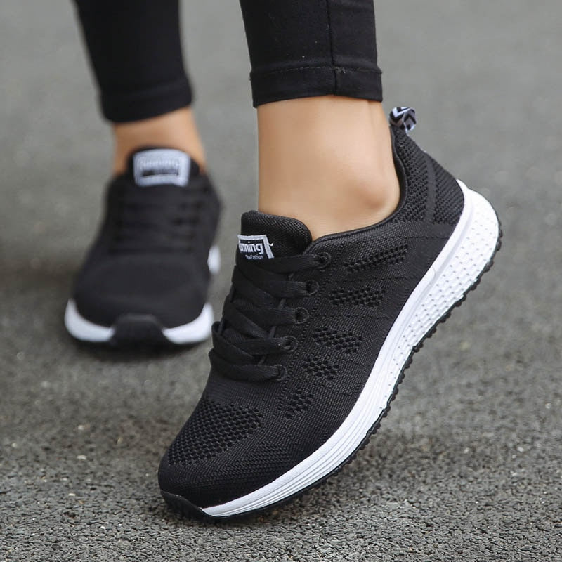 
                  
                    Woman Casual Platform Trainers Sneakers Black/White
                  
                